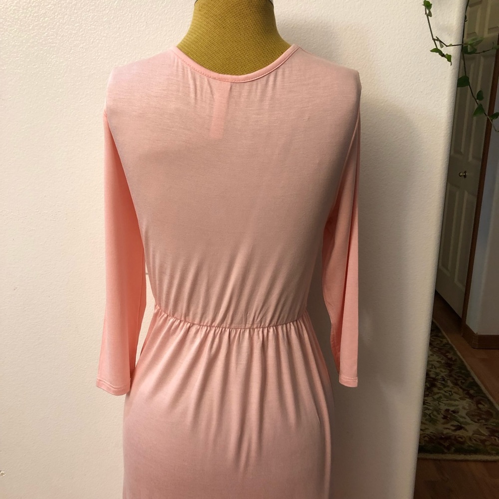 New # Wrapped Ruched Maternity Dress - Picture 8 of 9